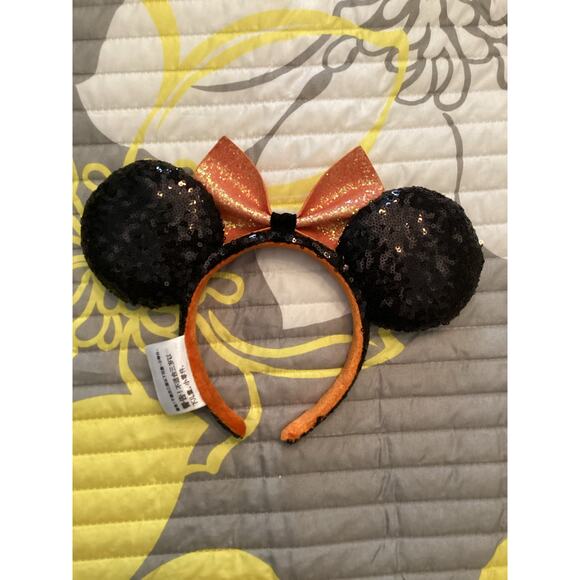 NWOT Disney Parks Sequin Halloween Candy Corn Bow Minnie Mouse Ear Headband 2024 - Picture 2 of 2
